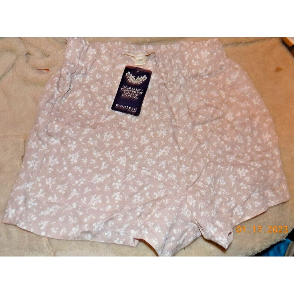 New women's Monteau shorts size small